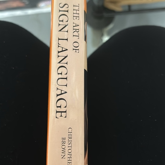 The Art of Sign Language by Christopher Brown book - like new condition - Picture 3 of 3